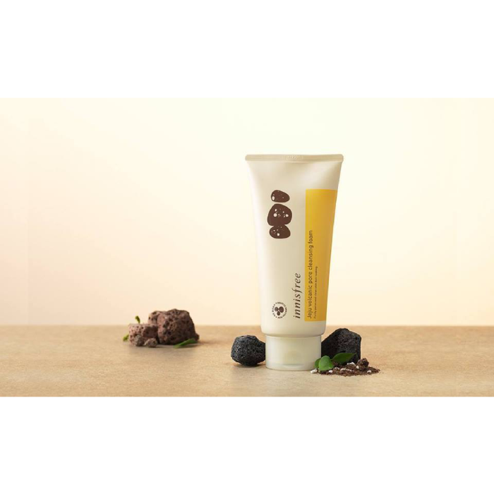 Sữa Rửa Mặt Tẩy Da Chết Tro Núi Lửa Innisfree Jeju Volcanic Pore Scrub Foam-1