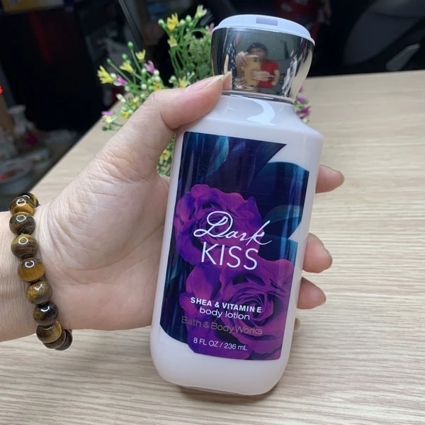 Sữa Dưỡng Thể Bath And Body Works Dark Kiss Body Lotion - ảnh 4
