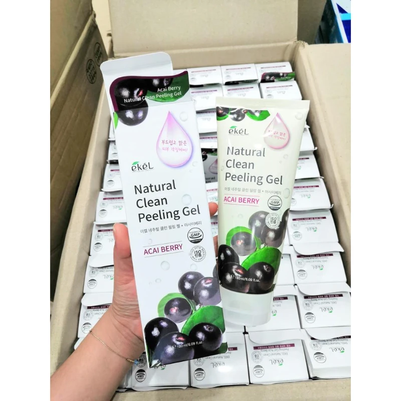 Tẩy Tế Bào Chết Chiết Xuất từ Nho Ekel Natural Clean Peeling Gel Grape 180ml - ảnh 2