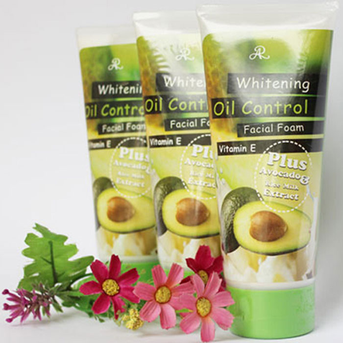Sữa Rửa Mặt Whitening Oil Control Trái Bơ Thái Lan