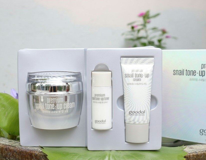 Set Dưỡng Trắng Da Chiết Xuất Ốc Sên Goodal Premium Snail Tone Up Cream Special-1